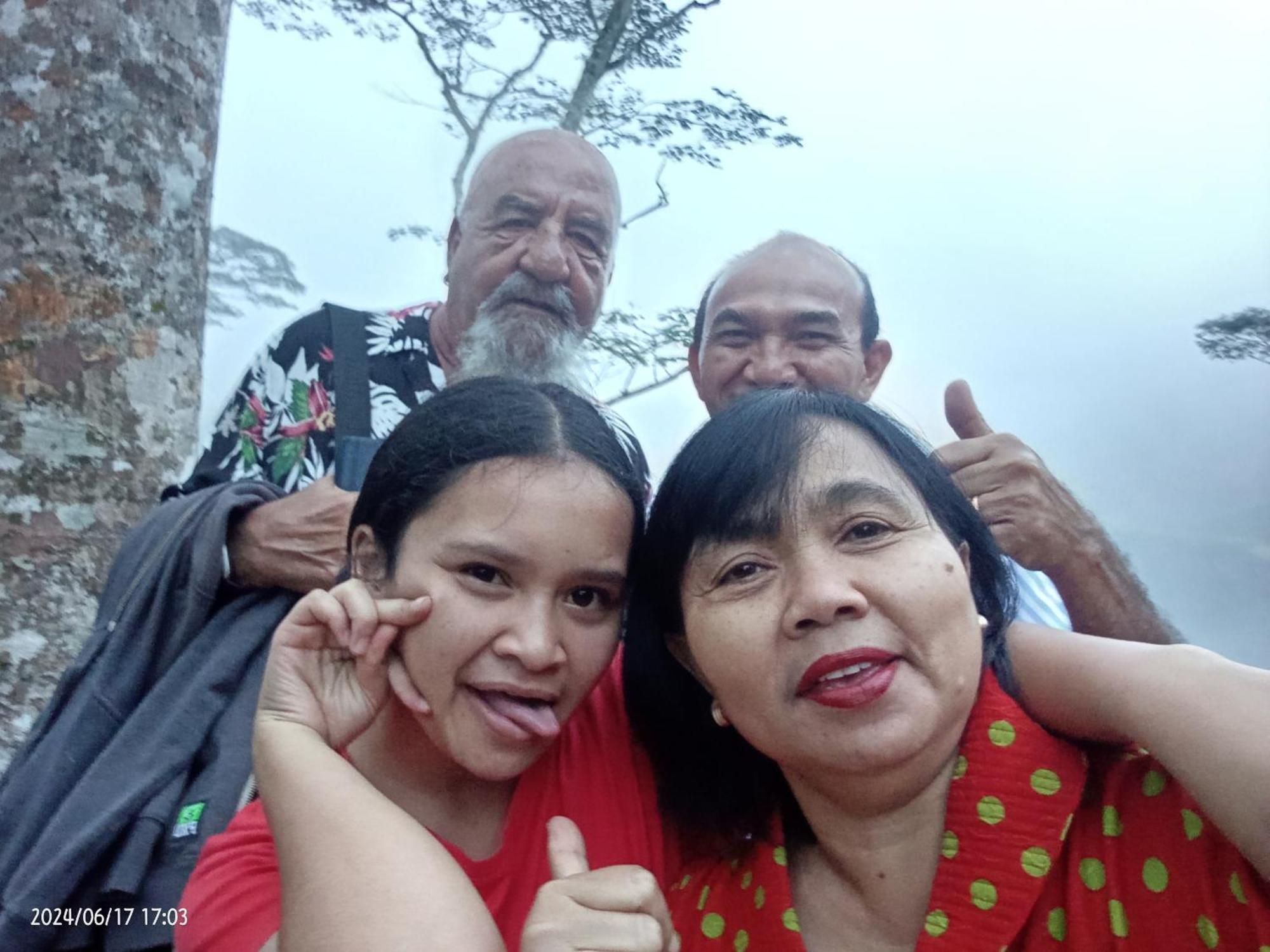 Petra Homestay Bangka Leda Ruteng Buitenkant foto