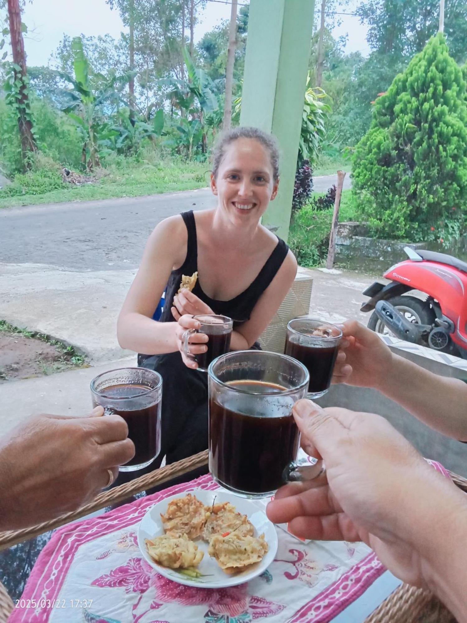Petra Homestay Bangka Leda Ruteng Buitenkant foto